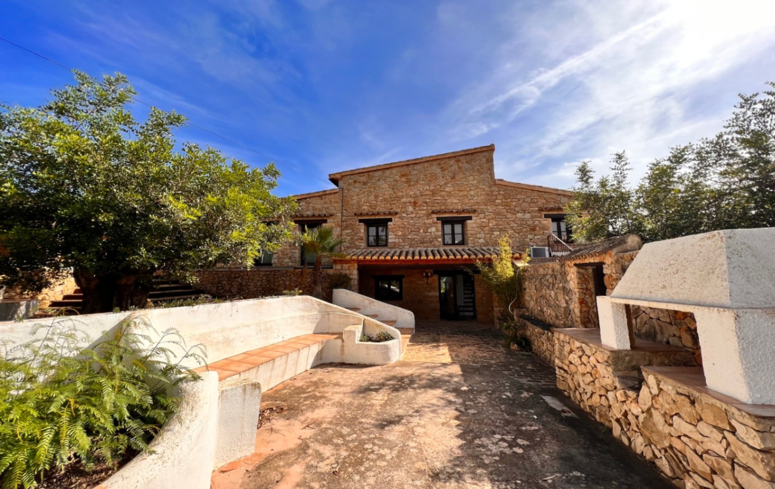 FINCA WITH MOUNTAIN VIEWS IN BENISSA